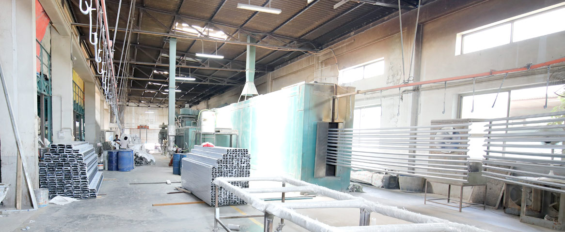 Fully conveyorised aluminium coating plant with long oven
